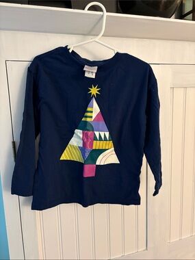Hanna Andersson Navy Long-Sleeve Tee with Multicolor Geometric Tree